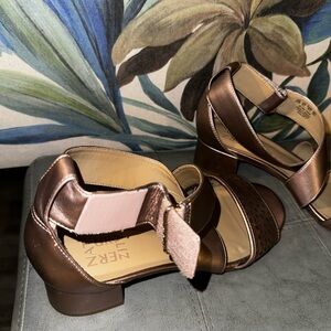 Naturalizer Bronze sandal size 9